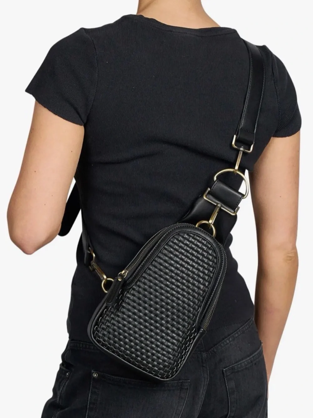 NWT Urban Originals Liberty Woven Vegan Leather Crossbody In Black - Picture 2 of 9